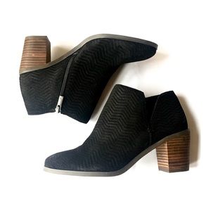 Lucky Brand Parnesa Black Suede Booties NWOB